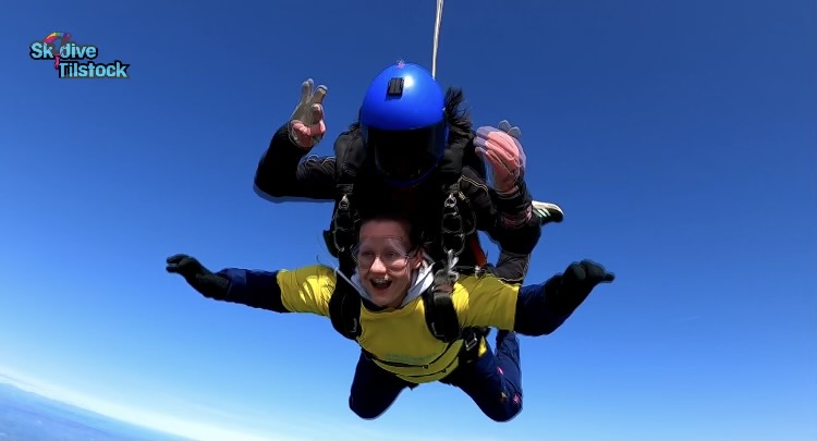 Hospice IPU Sister completes Skydive